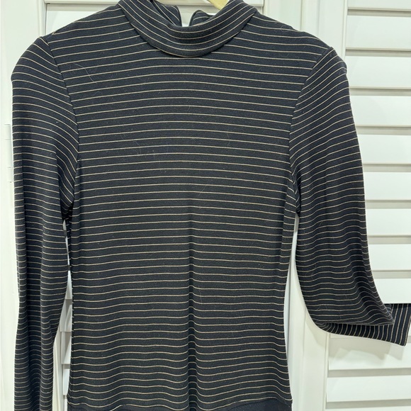 Black midi dress. Stripe top and slit black bottom. - Picture 5 of 6